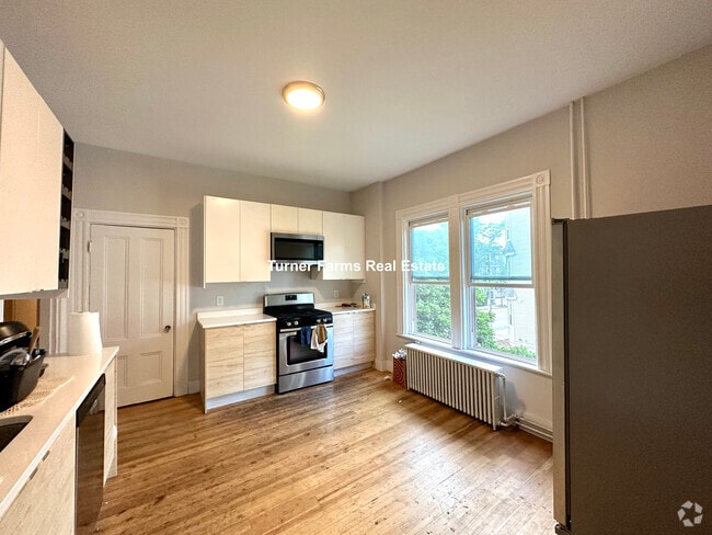 Building Photo - 158 Boston St Unit 2 Rental