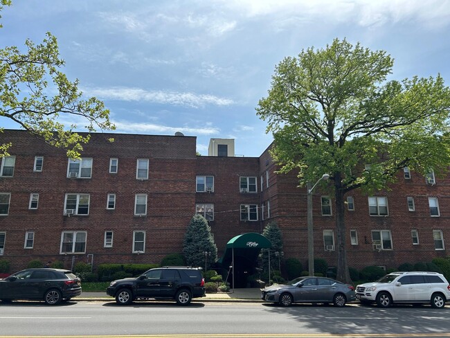 Photo - 50 S Middle Neck Rd Apartamento Unidad 3P