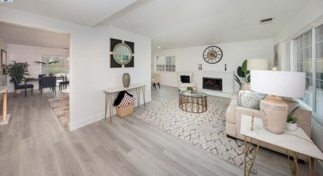 Photo - 211 Helado Rd
