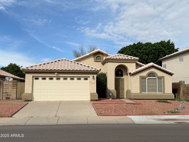 Building Photo - 4762 W Taro Dr