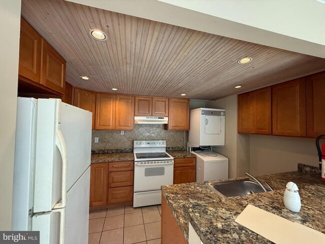 Building Photo - 1151 Golden Pond Ct