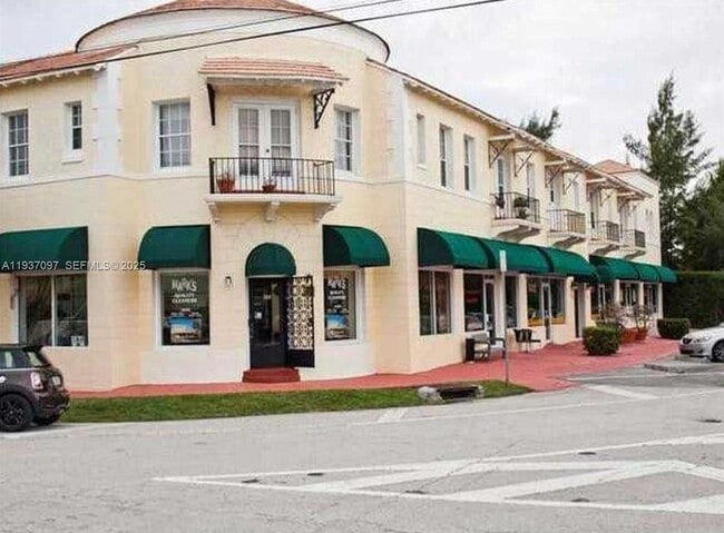 Photo - 700 W 51st St Unit 5