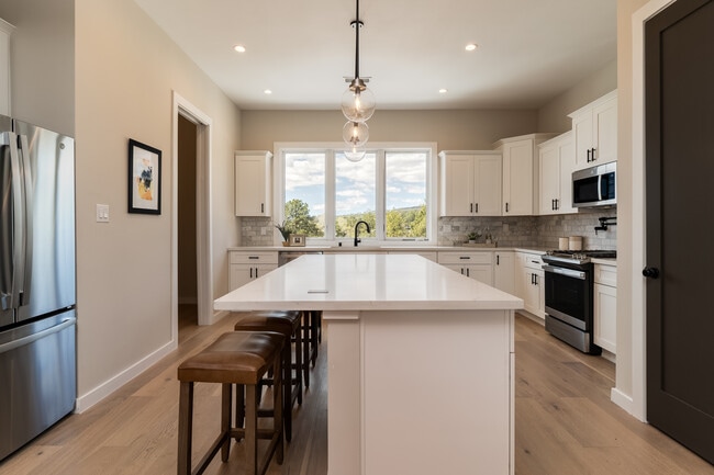 Photo - 3880 Bohr St