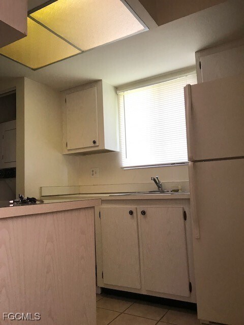 Photo - 5837 Queen Elizabeth Way Unit 1