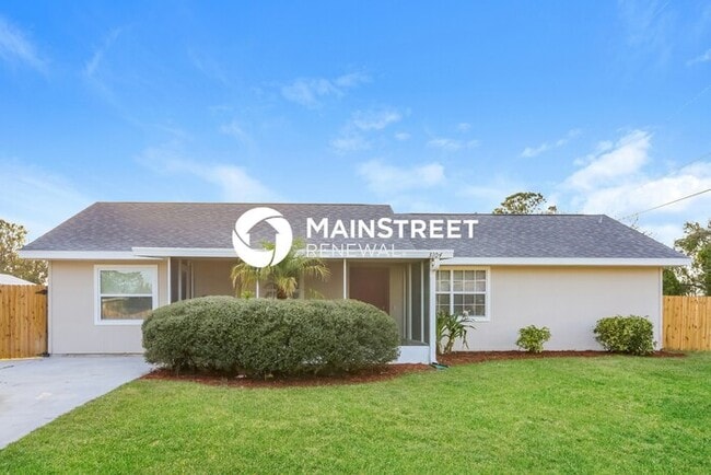 Building Photo - 3 Bedroom Pet-Friendly Home in Venice, FL with Main Street Renewal