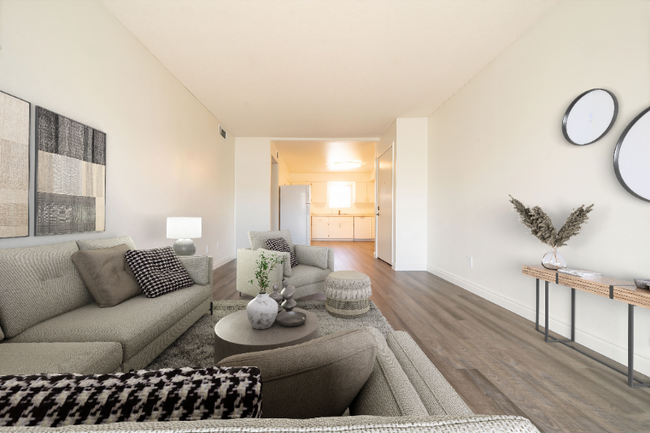 Building Photo - 305 W San Marcos Blvd Rental