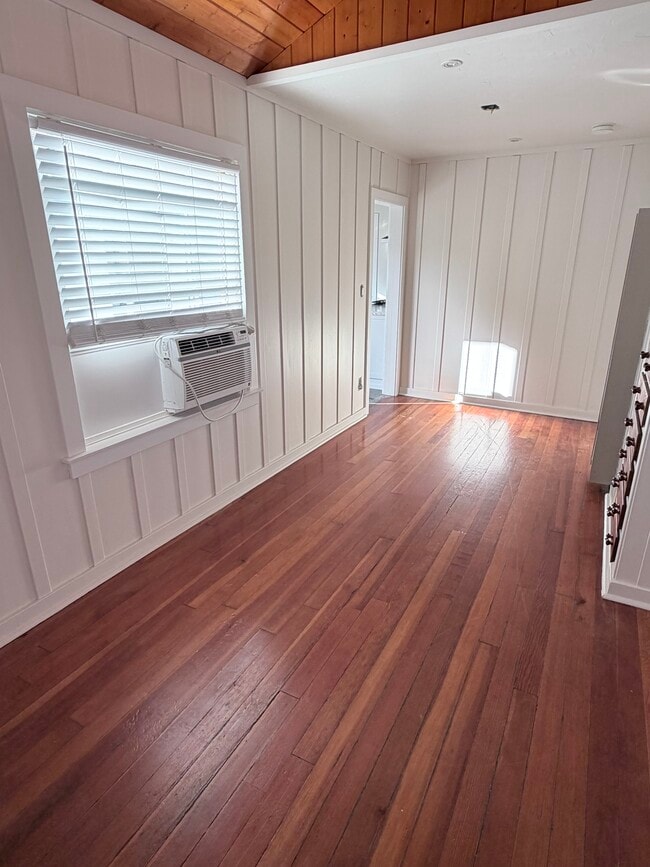 Dining or breakfast nook - 5035 Mansfield Unit Back