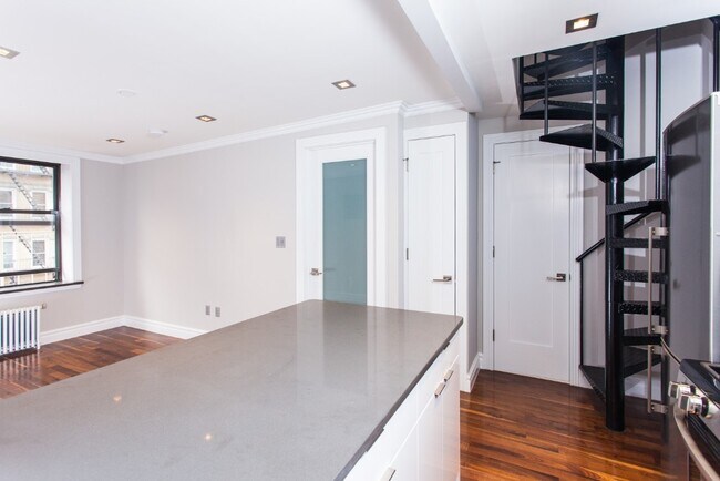 Photo - 218 Avenue A Unit 4FW