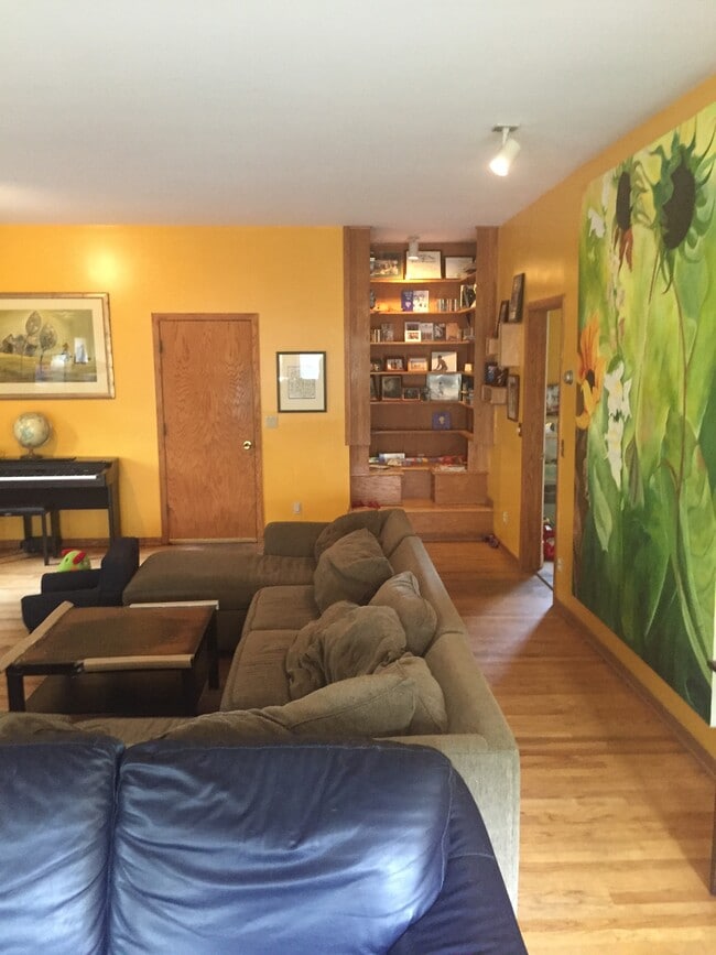 Photo - 114 Bedford St SE