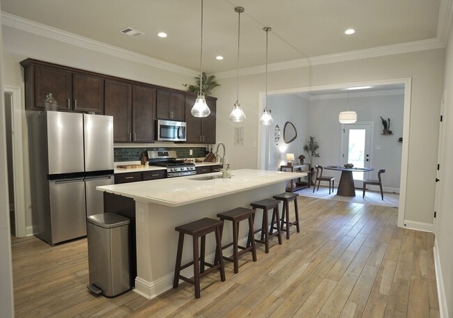 Photo - 223 St Edmunds Wy