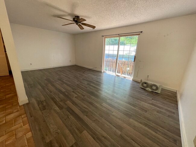 Photo - 100 SW Ruckel St