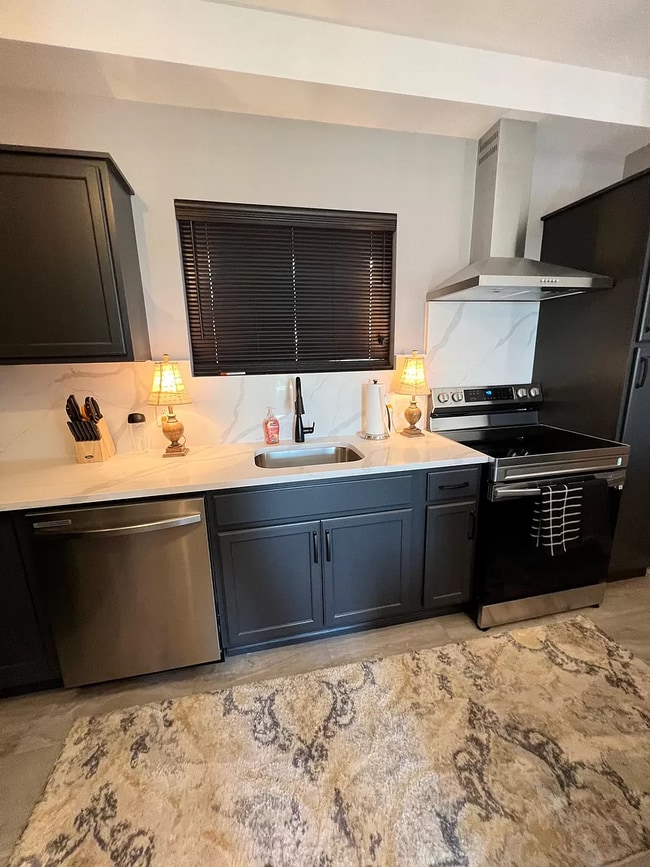 Photo - 620 E Market St