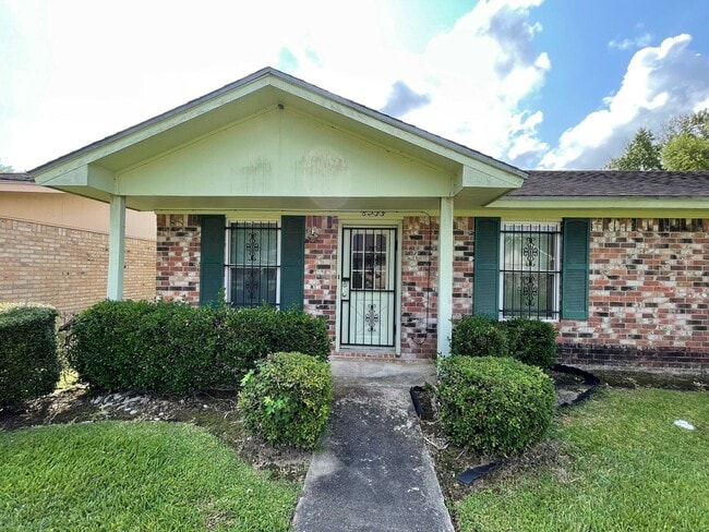 Photo - 6235 Bedford Dr House