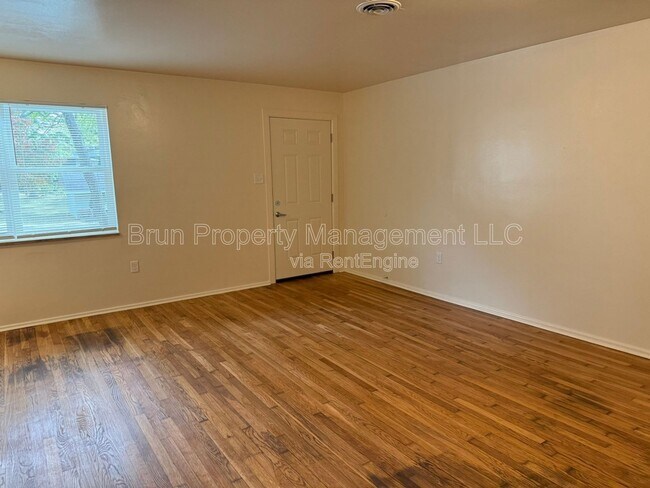 Photo - 3817 Woodlake Dr