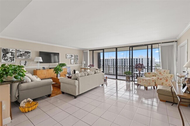 Photo - 11113 Biscayne Blvd Unidad 1554