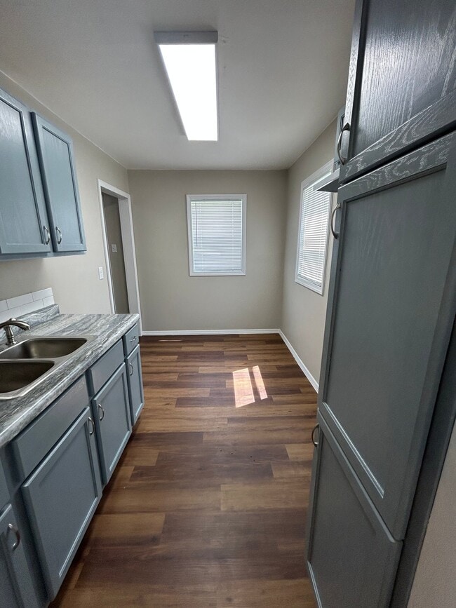 Photo - 3001 E Locust St