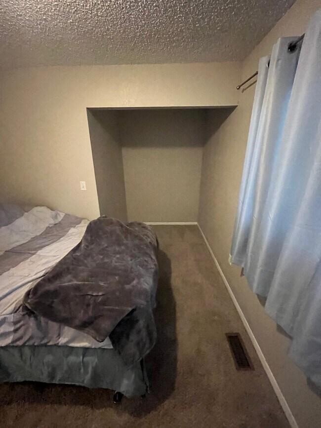 Photo - 1470 W Alaska Pl