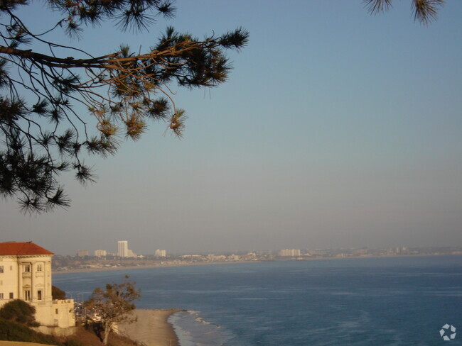 Building Photo - 18111 Coastline Dr Unit 2 Rental