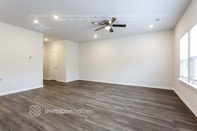 Photo - 3976 Zepelin Wy