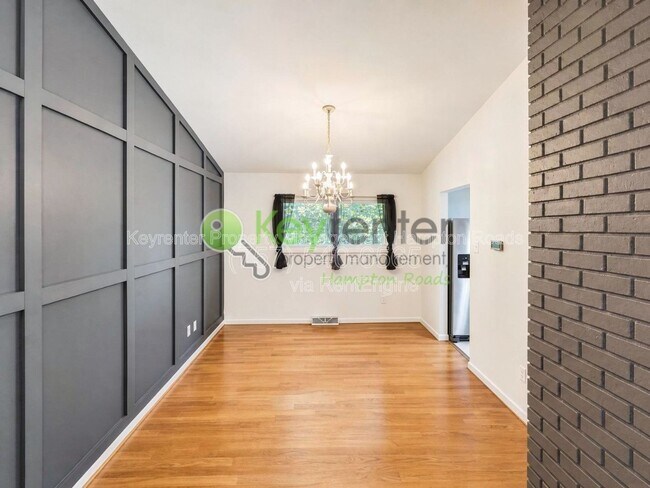 Photo - 608 Charlton Dr