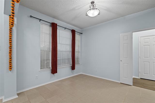 Photo - 316 Leameadow Dr