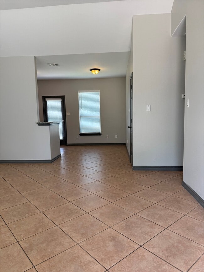 Building Photo - 1014 1 Oak Chase Rd