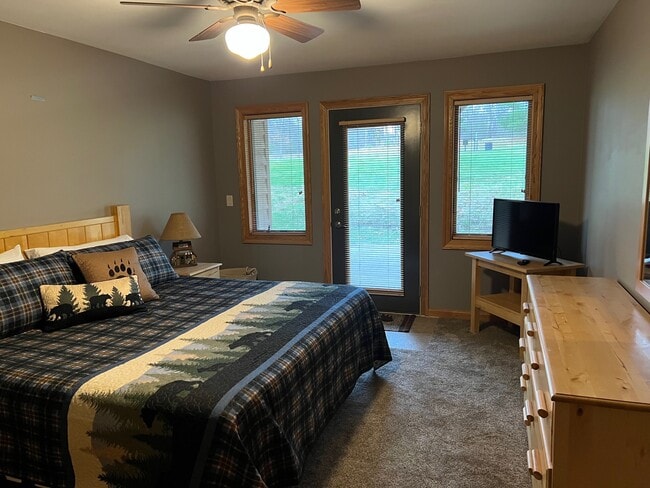Photo - 1828 Parkland Dr Unit 3