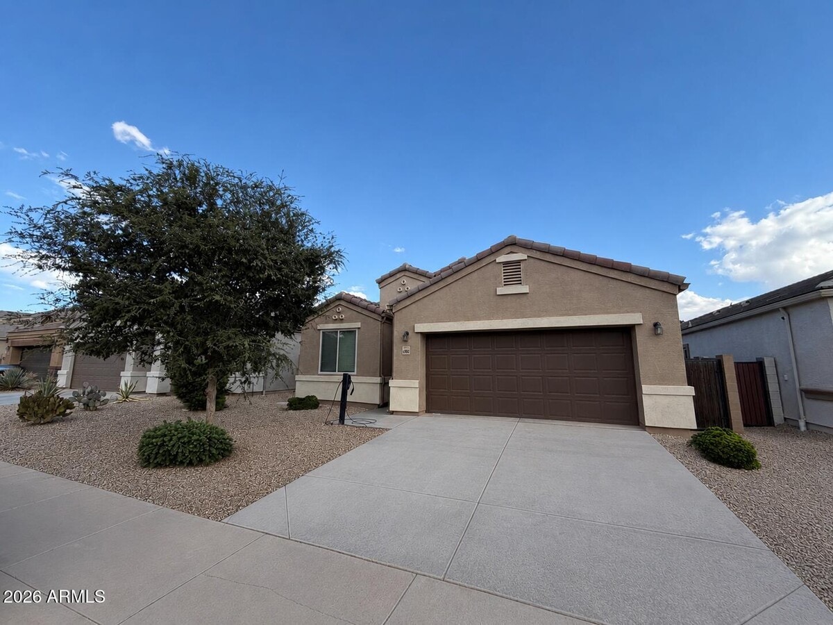Photo - 42097 W Lunar St
