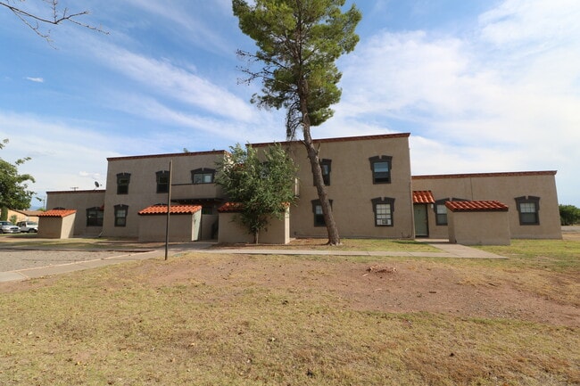 Photo - Las Rosas Apartments