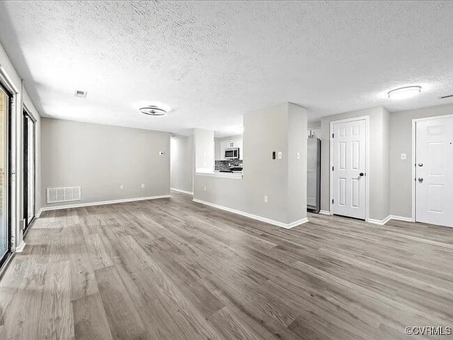 7604 Roscommon Ct