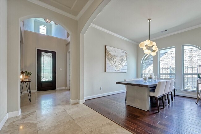 Photo - 210 Hearthshire Cir