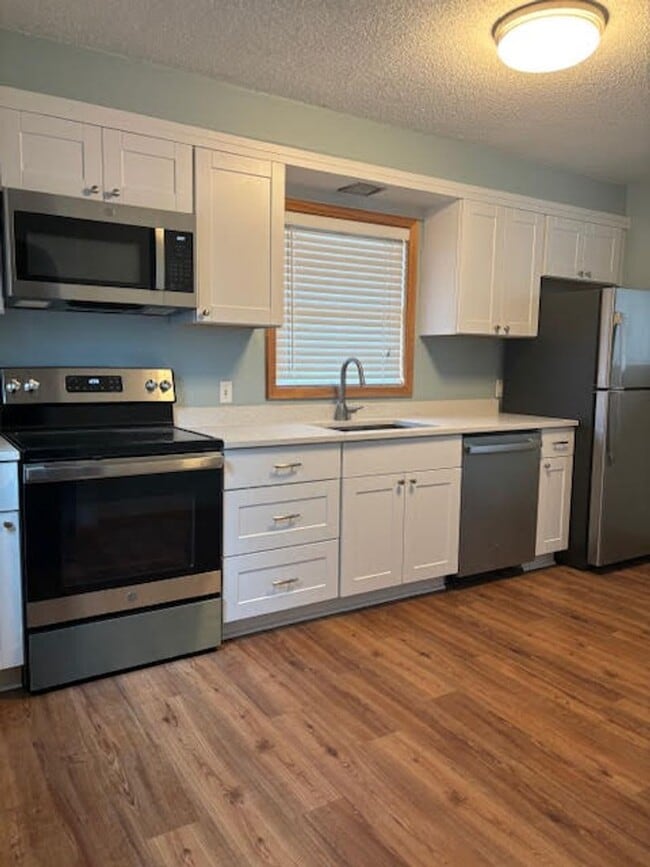 Photo - 3 Bedroom 1 Bath Home in St. Joseph!