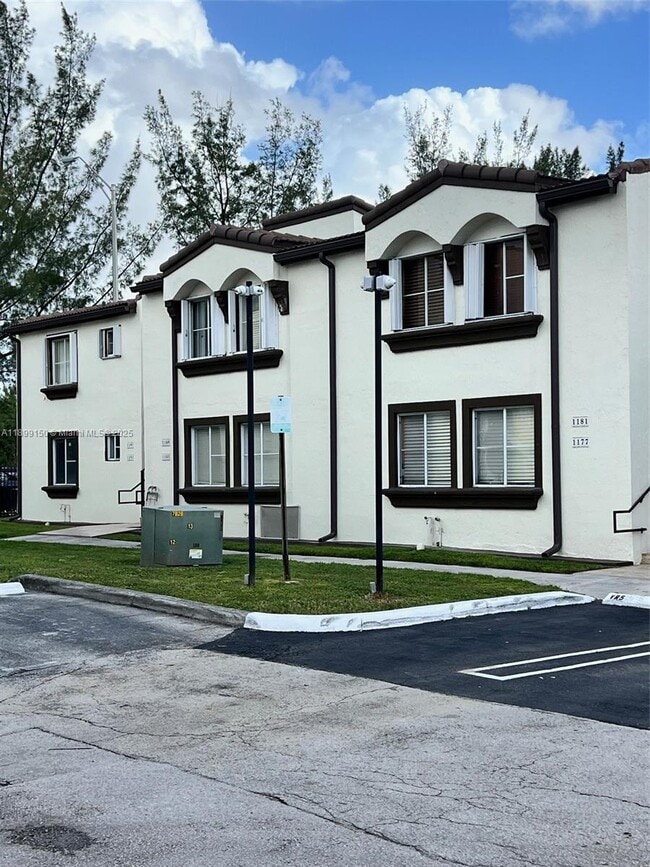 Building Photo - 1185 NW 125th Pl Unit 102