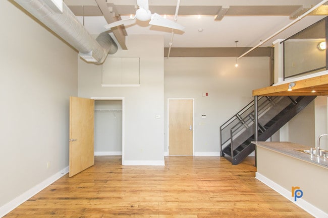 Photo - Machine Flats - 3301 Colerain