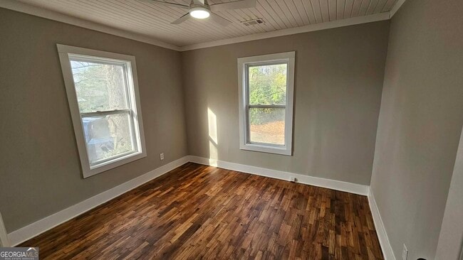 Photo - 481 W Johnston St