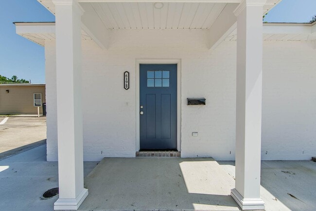 Building Photo - 619 Magnolia St