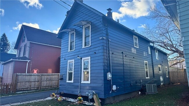 Photo - 57 Ferncliffe Dr