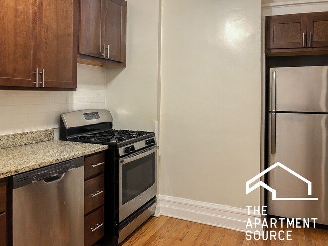 Photo - 1607 W Berteau Ave Unit 1