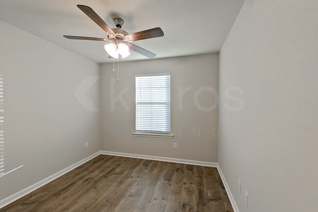 Photo - 112 Yardley Ct