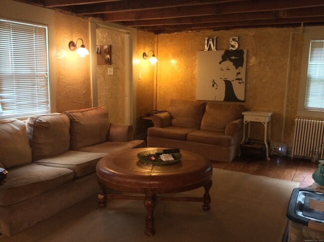 Photo - 1187 Mt Carmel Ave