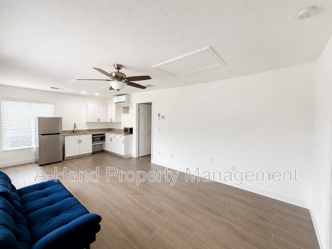 Photo - 1334 Washington Palm Loop Unit B