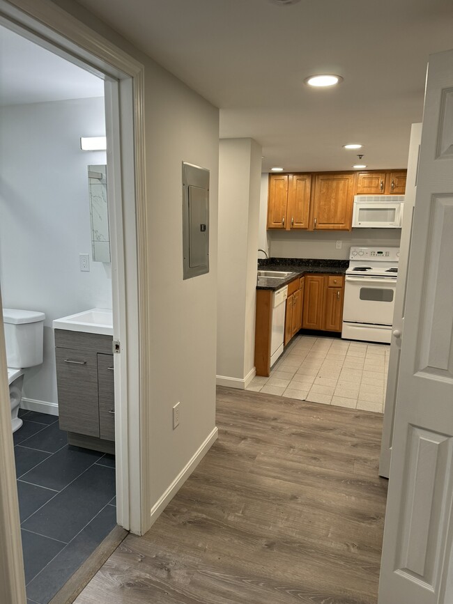 Building Photo - 24 Queensberry St