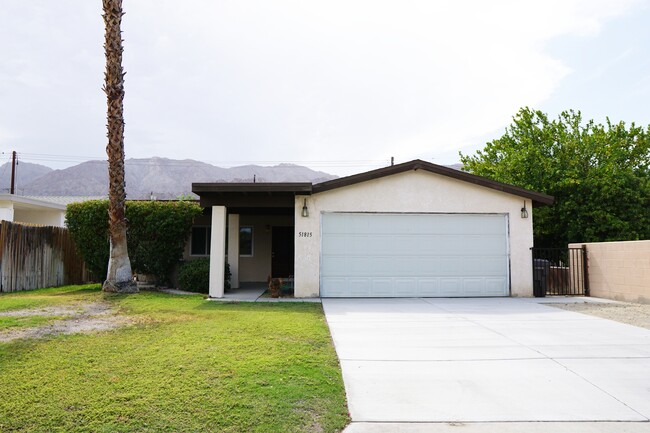 Building Photo - 51815 Avenida Martinez