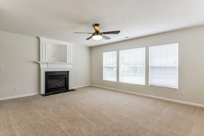 Photo - 225 Honeywell Way