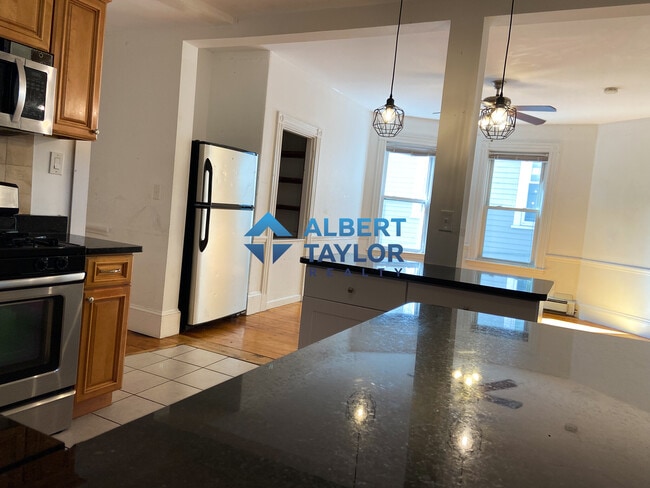 Photo - 13 Sachem St