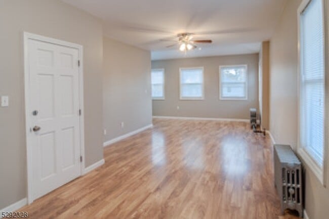 Photo - 1410 Hussa St