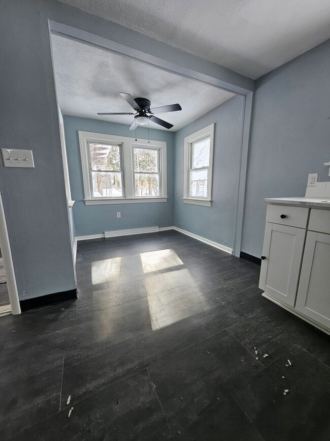 Photo - 3 bedroom single family home MILLCREEK