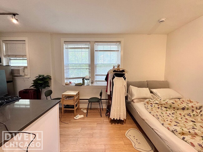 Photo - 517 W Belmont Ave Unit 31