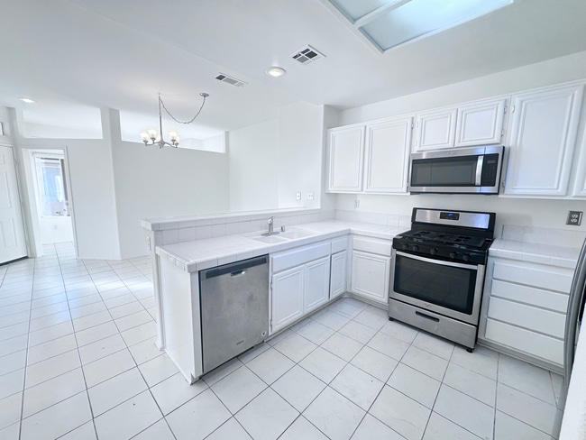 Photo - 25550 Hemingway Ave Unidad G