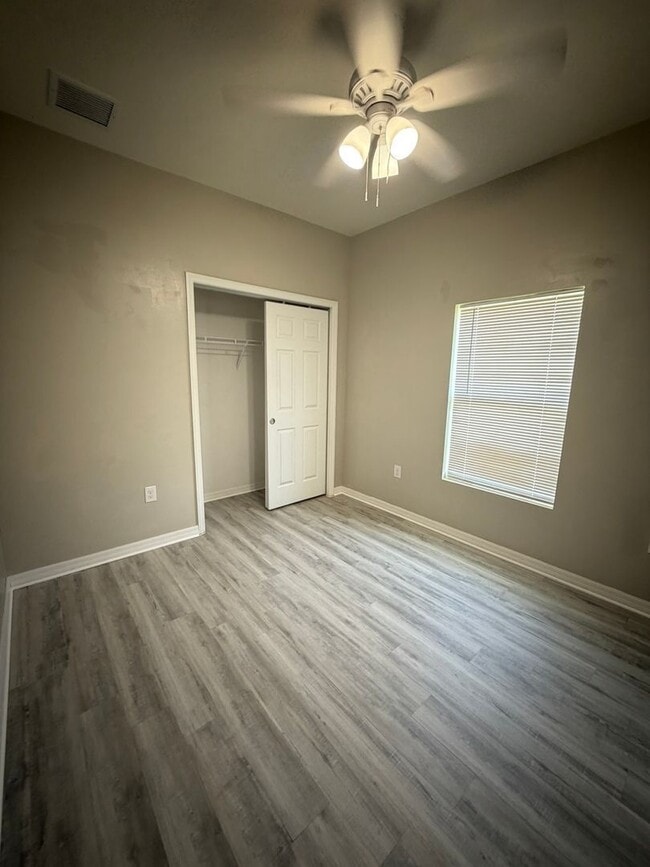 Photo - 404 NE 24th Pl